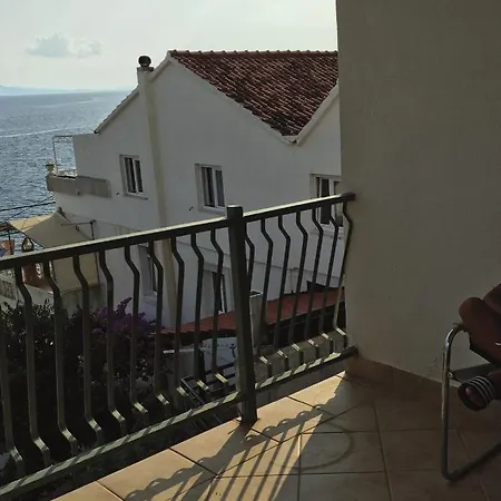 Apartman Stana 1 *